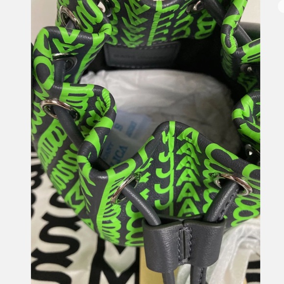 Marc Jacobs Lamb Leather Bucket Crossbody Bag Grey/ Green Very Rare - NWT - Picture 5 of 10